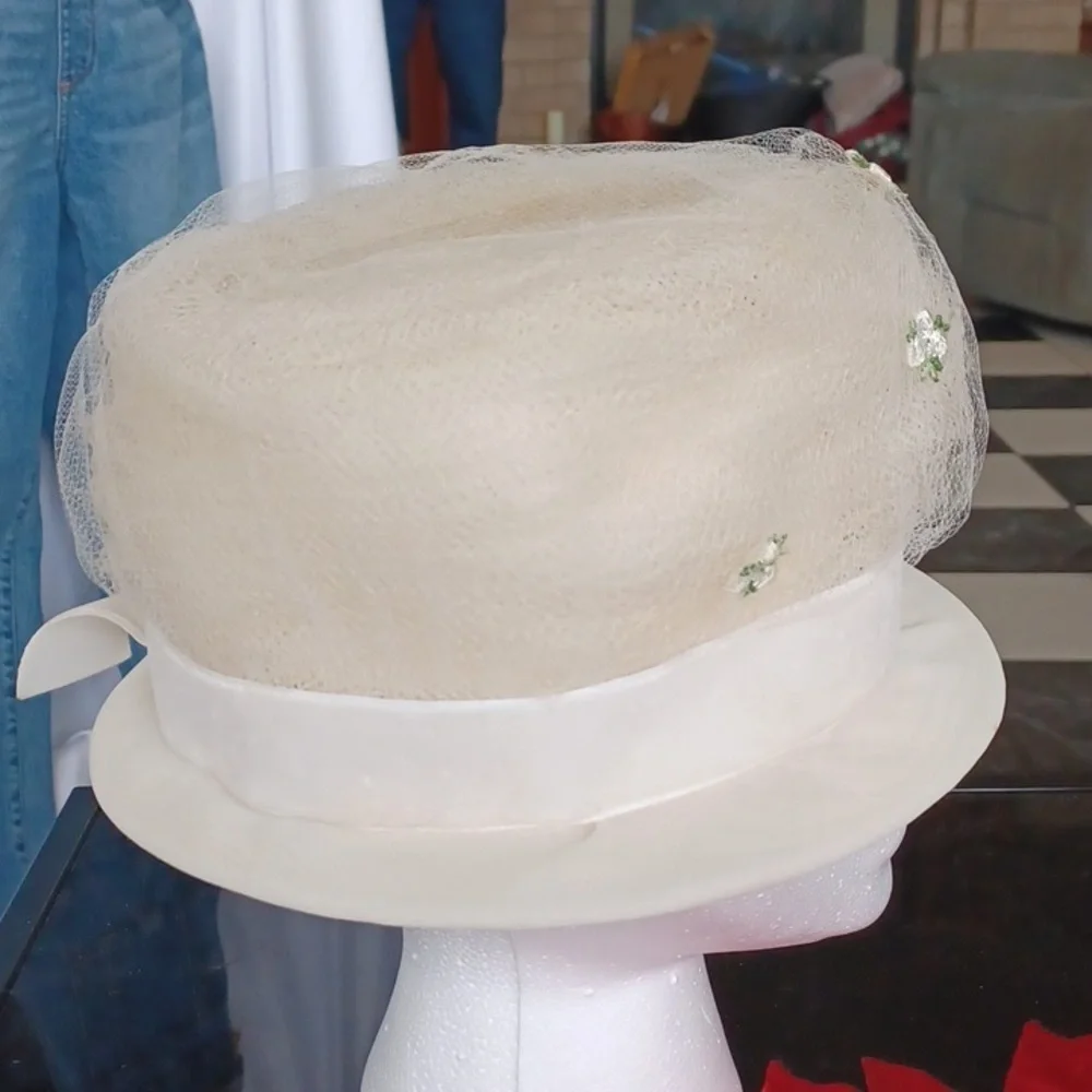 Vintage 50’s 60’s Church Pillbox Style Hat With Flowers, velvet ribbon & netting